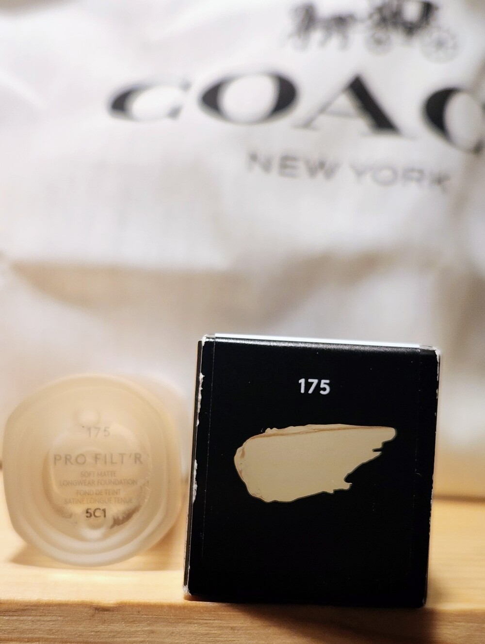 Fenty Pro Filt'r Foundation 175 - Picture 3 of 5